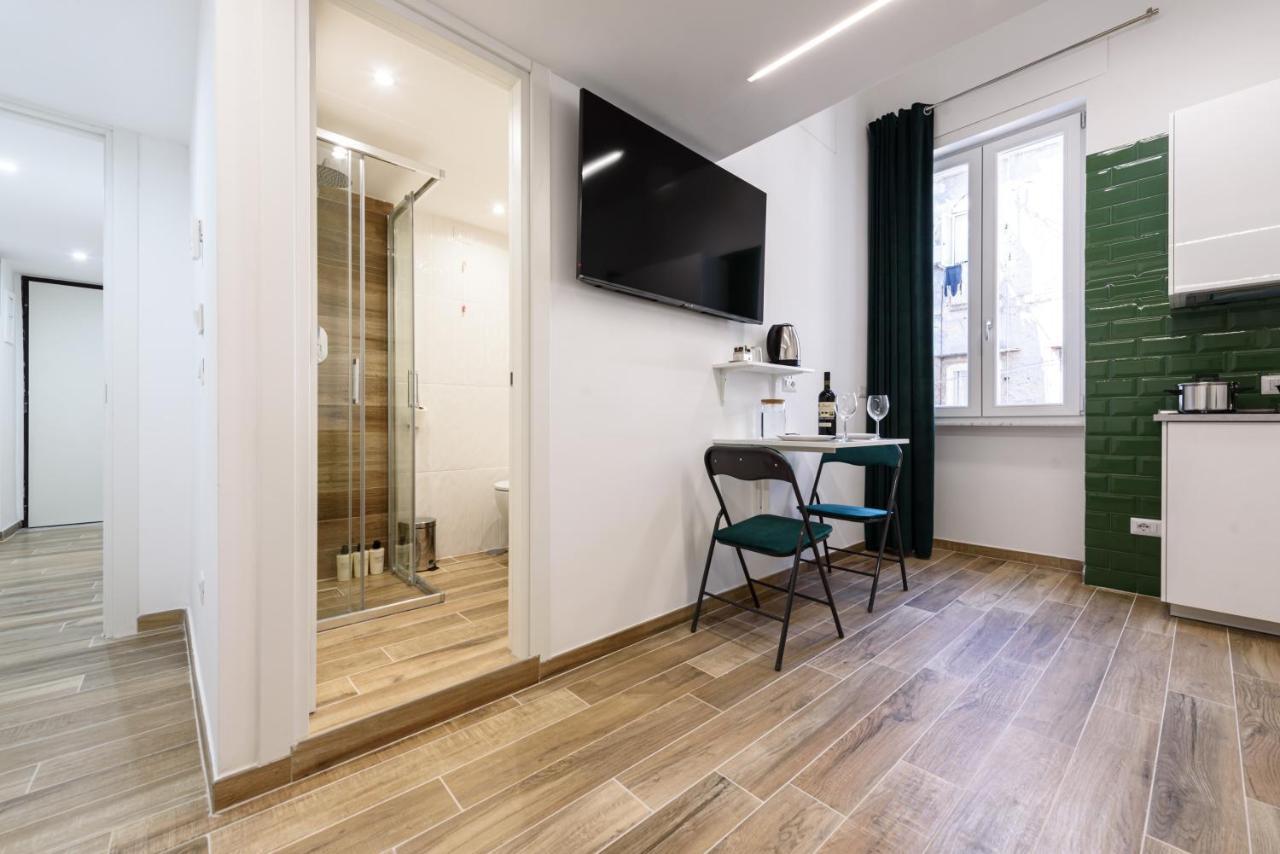 Napoli In Bed Apartment Bagian luar foto