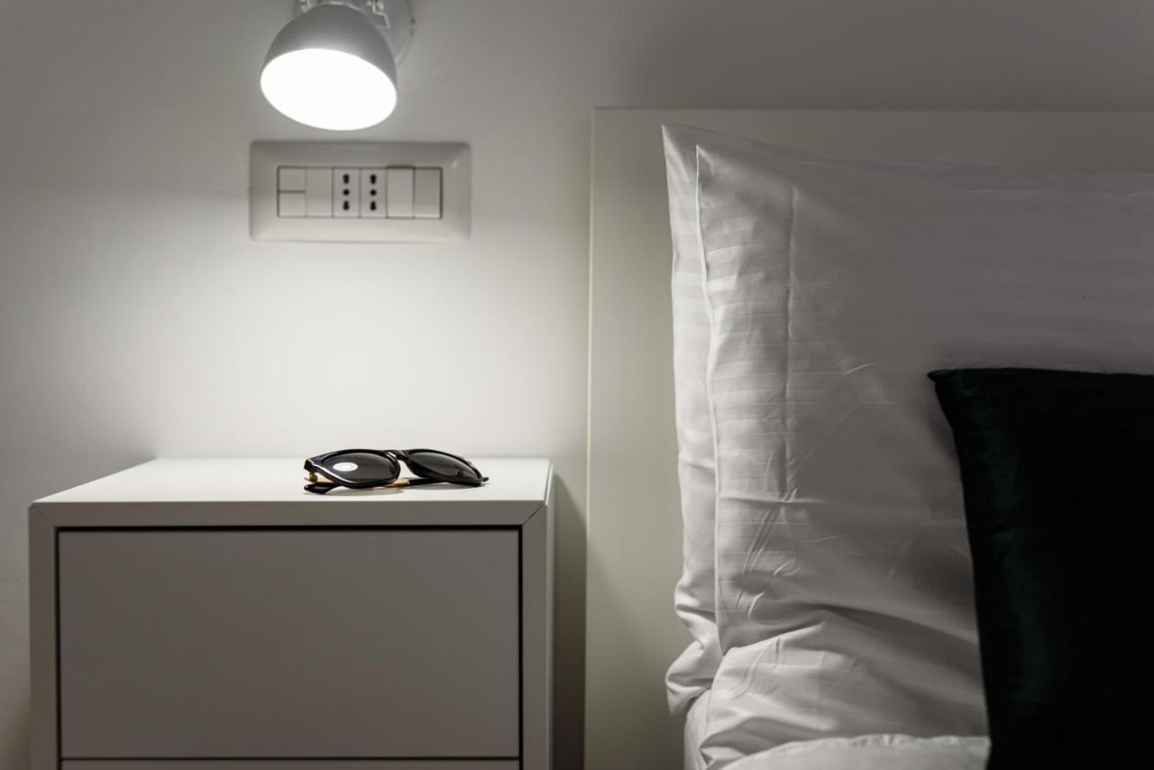 Napoli In Bed Apartment Bagian luar foto